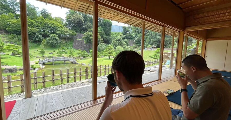 Kanazawa: Samurai, Matcha, Gardens and Geisha Full-Day Tour - Starting at Kanazawa Station and entering old neighborhoods