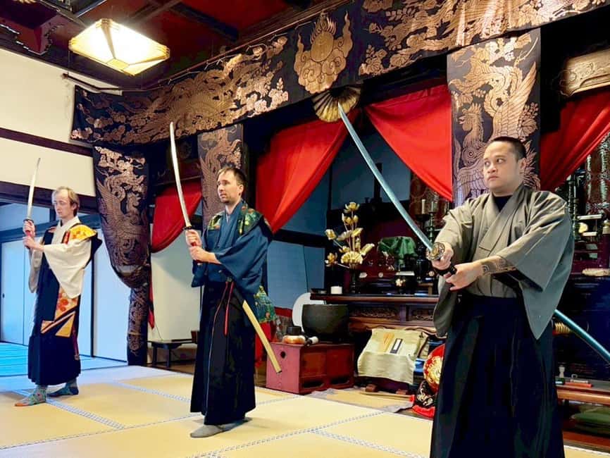 Kanazawa: Samurai Swordsmanship Lesson at a rented temple - Thirty minutes of basic swordsmanship