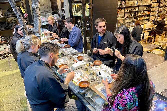 Kintsugi Experience: Art of Golden Joinery in Tokyo - Entering the Minami-Aoyama studio