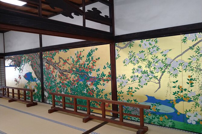 Kyoto 6h Private Tour Fushimi Inari, Kiyomizu, Gion & Hidden Gems - Yasakanoto offers a quick Kyoto photograph