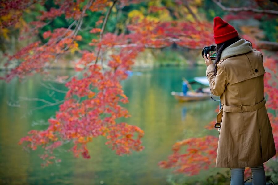 Kyoto: Arashiyama Tour with optional Sagano Romantic Train - A street food stop with room for local advice