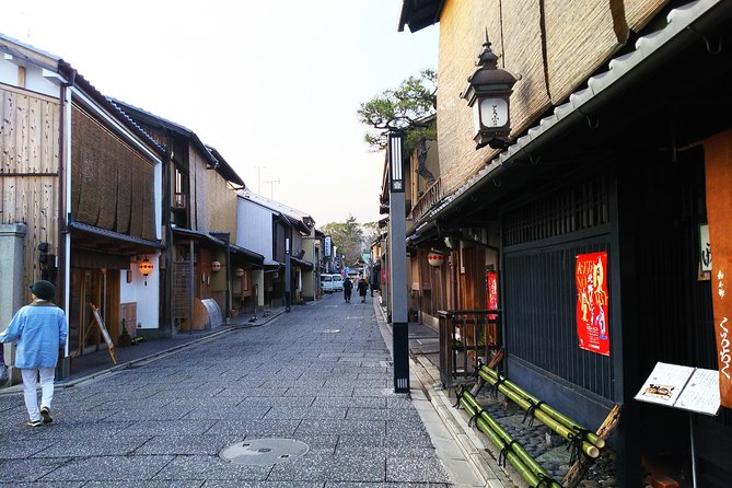 Kyoto Early Riser Platinum One-Day Walking Tour - Why the early start matters at Fushimi Inari
