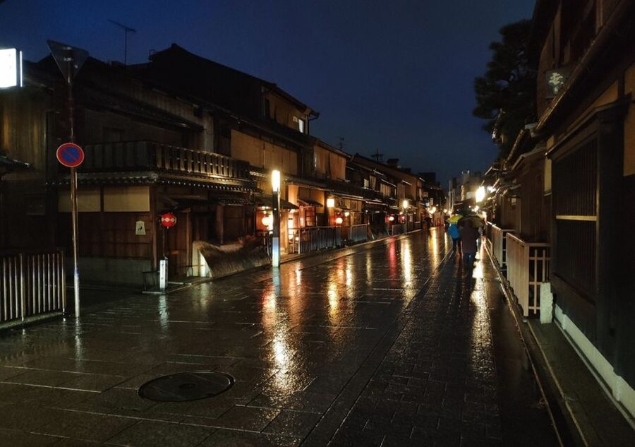 Kyoto Evening Gion Food Tour - How much value do you get for $216?
