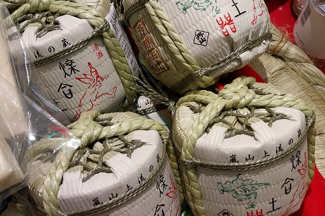 Kyoto Food Tour of 10 Tastings with Wagyu, Mochi & More Surprises - Group size, guides, and communication