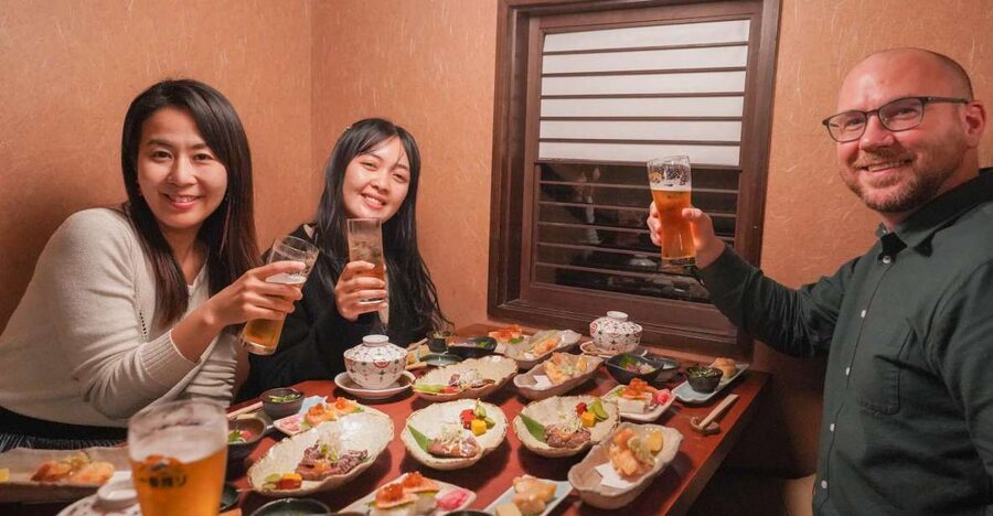 Kyoto: Foodie Night Tour in Gion with 9 dishes + 6 Sake - Why this Kyoto night tour is different