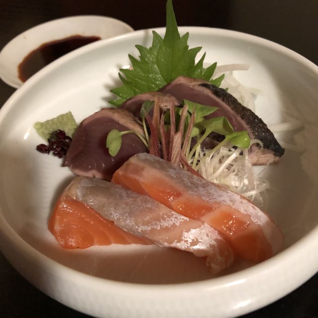 Kyoto: Foodie Night Tour in Gion with 9 dishes + 6 Sake - Six sake tastings, with room for comparison