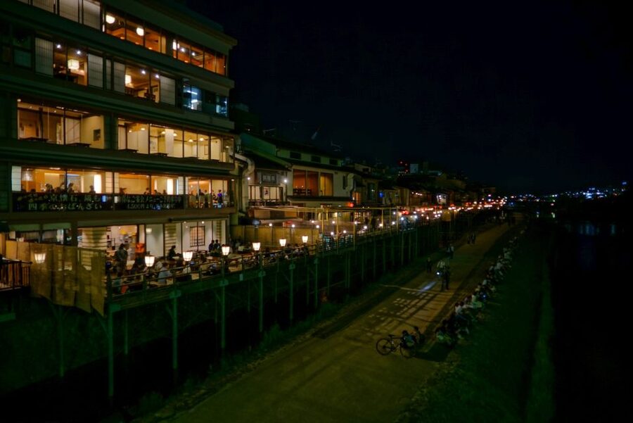 Kyoto: Foodie Night Tour in Gion with 9 dishes + 6 Sake - Walking through Pontocho between meals