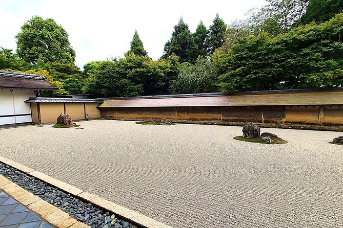 Kyoto Full Course Tour: Explore 10 Must-See Sights & Hidden Gems - Fushimi Inari and its thousand red gates