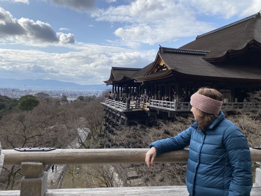Kyoto: Full-Day City Highlights Bike Tour with Light Lunch - Gion shows Kyoto’s polished old streets