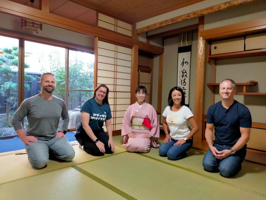 Kyoto Fushimiinari:Wagashi Making & Small Group Tea Ceremony - Walking through the garden to the tea room