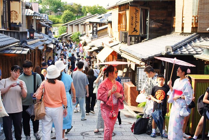 Kyoto: Gion and Geisha District Walking Tour - Ninenzaka and Sannenzaka: Pretty, Sloped, and Busy