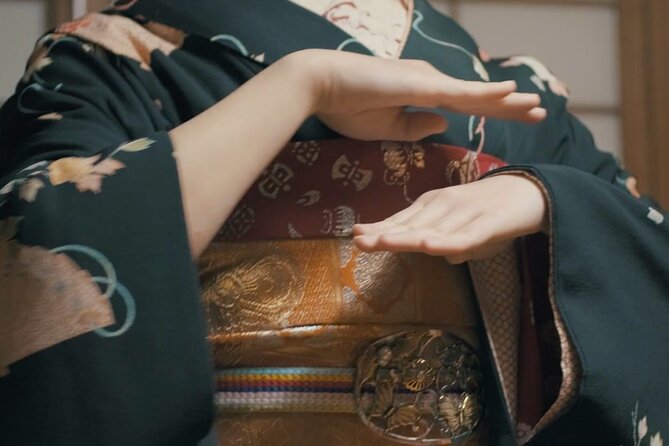 Kyoto Gion Cultural Walk & Geisha Show with Dining Options - Why the maiko meeting is the heart of the evening