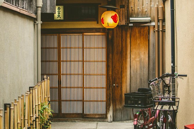Kyoto Gion Cultural Walk & Geisha Show with Dining Options - Tatsumi-jinja and the Shinto side of Gion