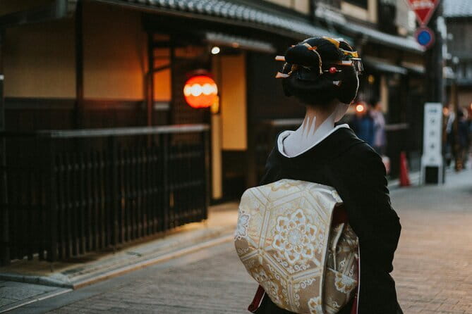 Kyoto Gion Early Morning Walking Tour - Hanamikoji Street and Kyoto’s geisha district