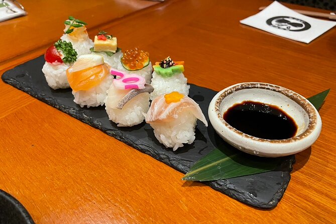 Kyoto: Gion Food Tour 13 Dishes at 4 Eateries - Walking into Gion