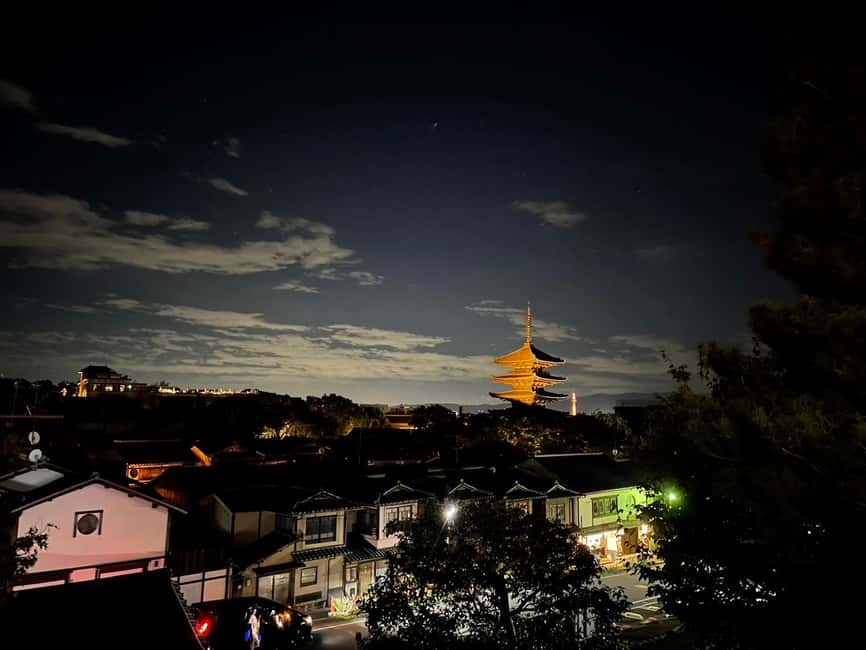 Kyoto: Gion & Geisha District Night Time Walking Tour - Why Gion Works So Well After Dark