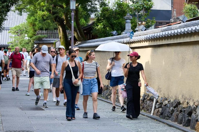 Kyoto: Gion Geisha District Walking Tour and Hidden Gems - Chion-in, where scale changes the walk