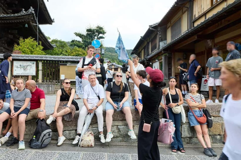 Kyoto: Gion Geisha District Walking Tour and Hidden Gems - Finishing at Kiyomizu-dera’s Niomon Gate