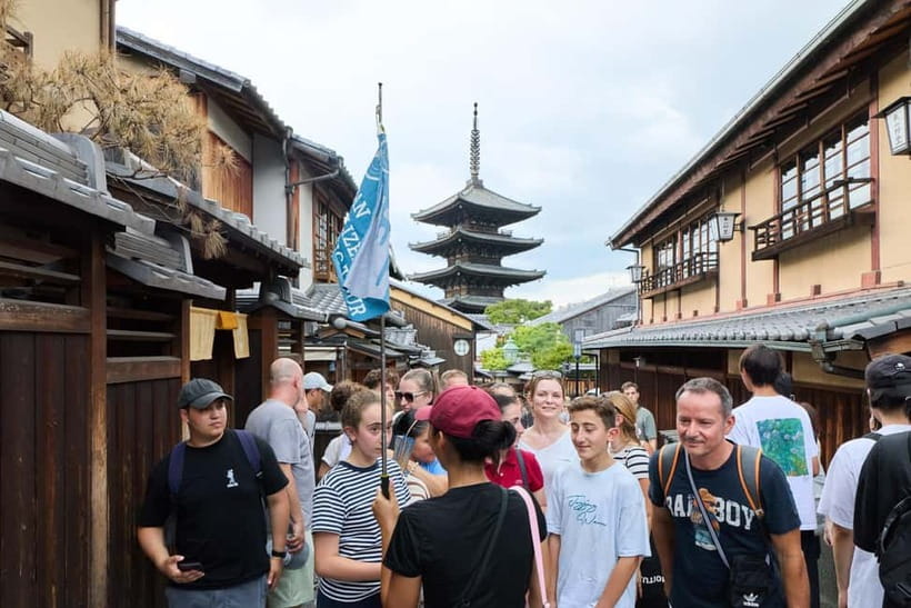 Kyoto: Gion Geisha District Walking Tour and Hidden Gems - Gion Tatsumi Bridge and the world of geisha