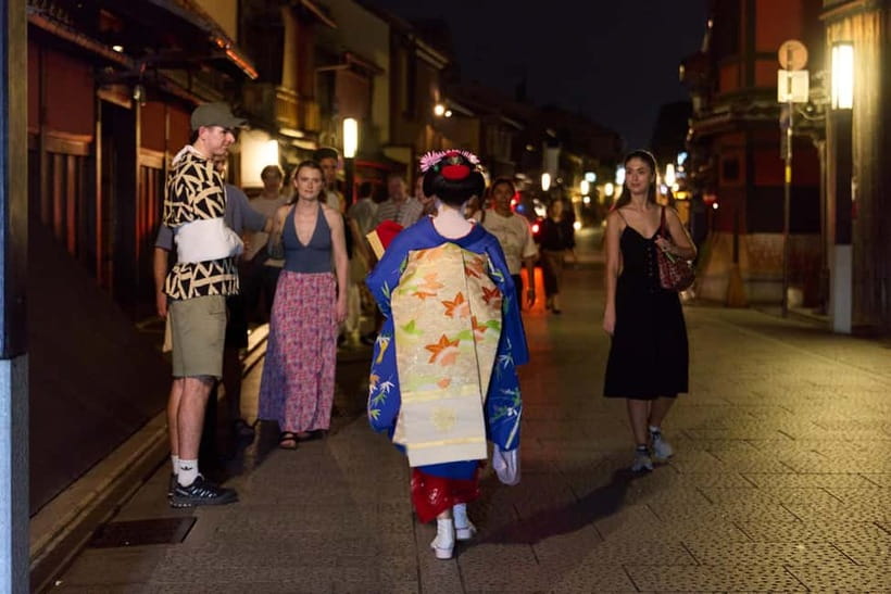Kyoto: Gion Geisha District Walking Tour - Stories of Geisha - Key points at a glance