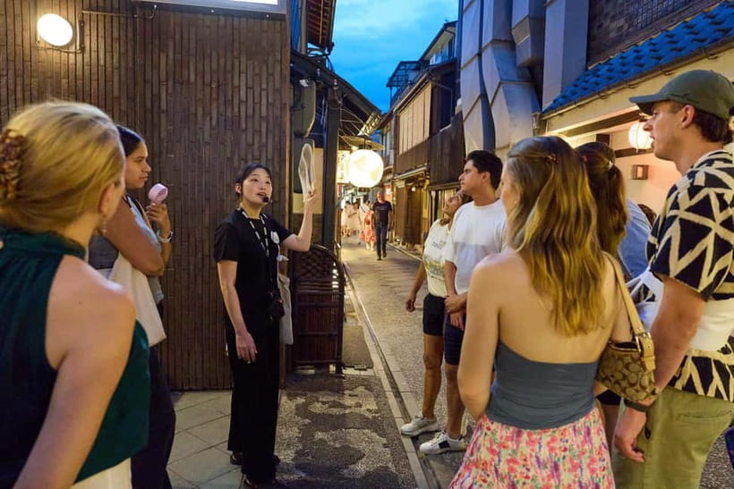 Kyoto: Gion Geisha District Walking Tour - Stories of Geisha - Why Gion makes more sense with a guide