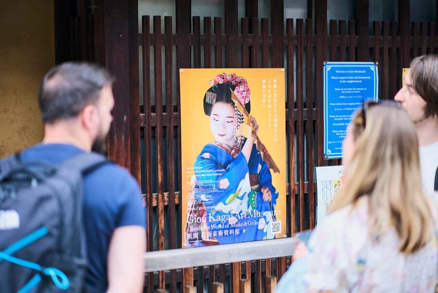 Kyoto: Gion Hidden Gems & Geisha Culture Tour - Yasaka Shrine and a thousand years of tradition