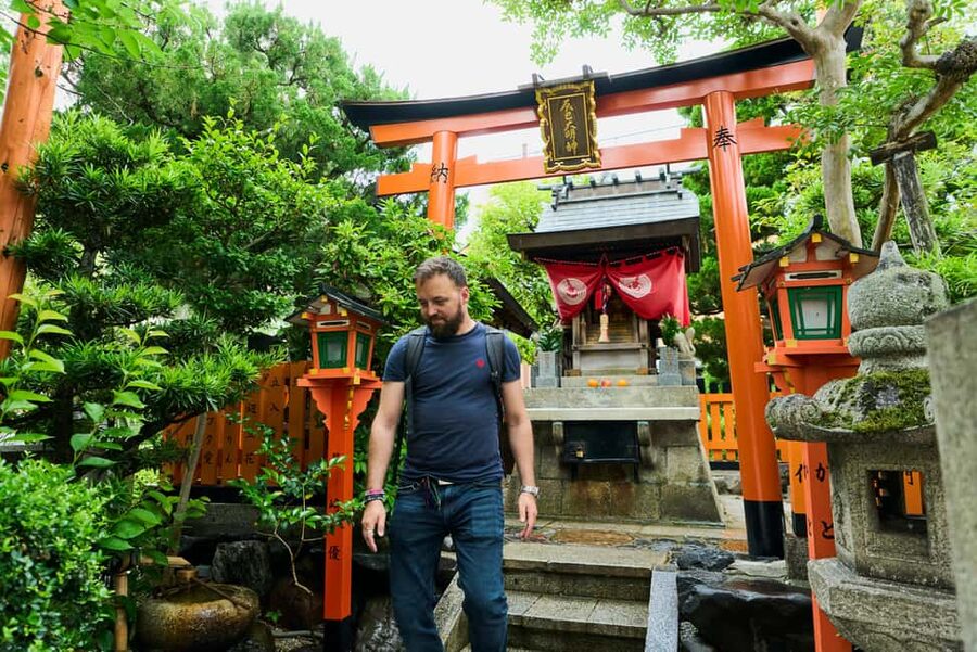 Kyoto: Gion Hidden Gems & Geisha Culture Tour - Hanamikoji-dori and the chance to see a geisha