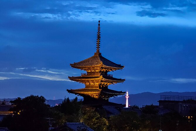 Kyoto Gion Night Walk & Geisha District Guided Tour - Yasaka Shrine, the evening anchor