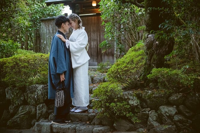 Kyoto Gion Photoshoot - Private Session | Pro Photographer - Who will get the most from this Gion session?