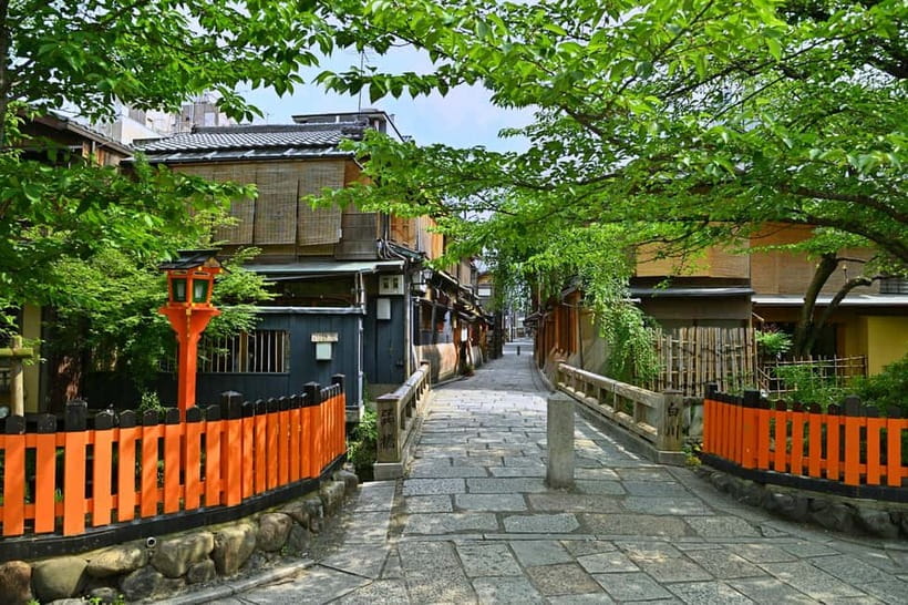 Kyoto: Gion Walking Tour - Why this Gion walk offers more than a photo stop