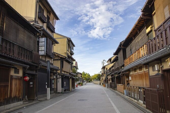 Kyoto Gion Walking Tour for First Time Visitors - Kennin-ji and the quieter side of Gion