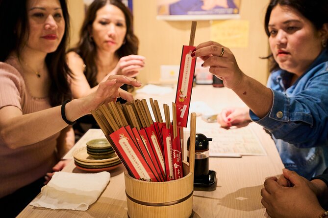 Kyoto: Guided Food Tour with 12 Dishes & 3 Drinks - What the three-hour schedule feels like