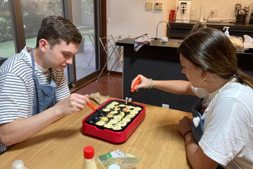 Kyoto: Hands-on Takoyaki and Okonomiyaki Cooking (1 Hour) - Location, meeting point, and fitting it into Kyoto