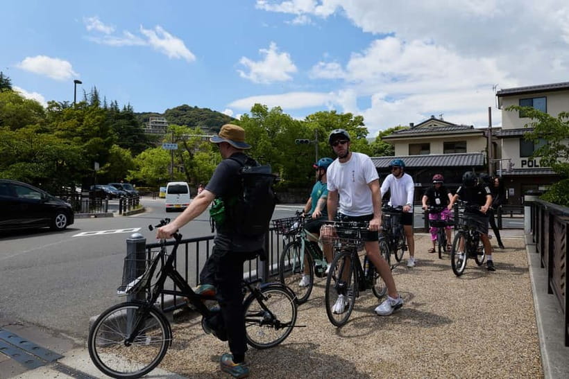 Kyoto: Hidden Gems E-Bike Tour Through Backstreets & Temples - Heian Shrine: a change of scale