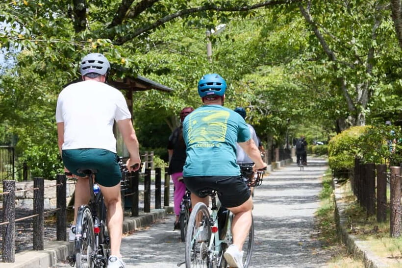 Kyoto: Hidden Gems E-Bike Tour Through Backstreets & Temples - Meeting in Gion and setting out