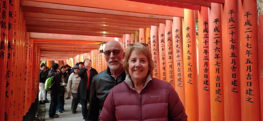 Kyoto: Historic Higashiyama Walking Tour - Climbing Sannenzaka toward Kiyomizu-dera