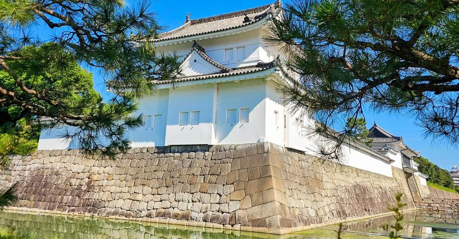 Kyoto: Imperial Palace & Nijo Castle Guided Walking Tour - Why pair Nijo Castle with Kyoto Imperial Palace?