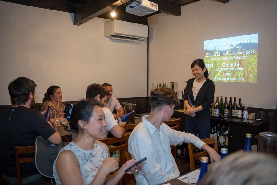 Kyoto: Insider Sake Experience with 7 Tastings and Snacks - Hot, cold, and food-friendly sake