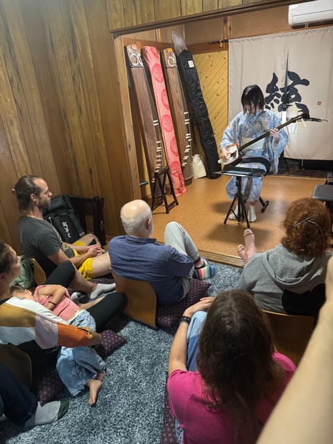 Kyoto: Japanese Koto & Shamisen Concert and Koto Class - Watching Aoi and the performers at close range