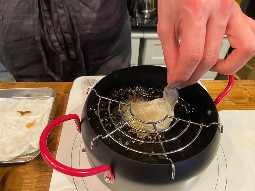 Kyoto: Japanese Washoku Bento Small Group Cooking Class - Frying tempura without losing the light texture