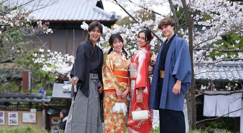 Kyoto Kimono Rental mimosa |Kimono/Yukata Rental Couple Plan - Dressing at Mimosa, then stepping into Higashiyama