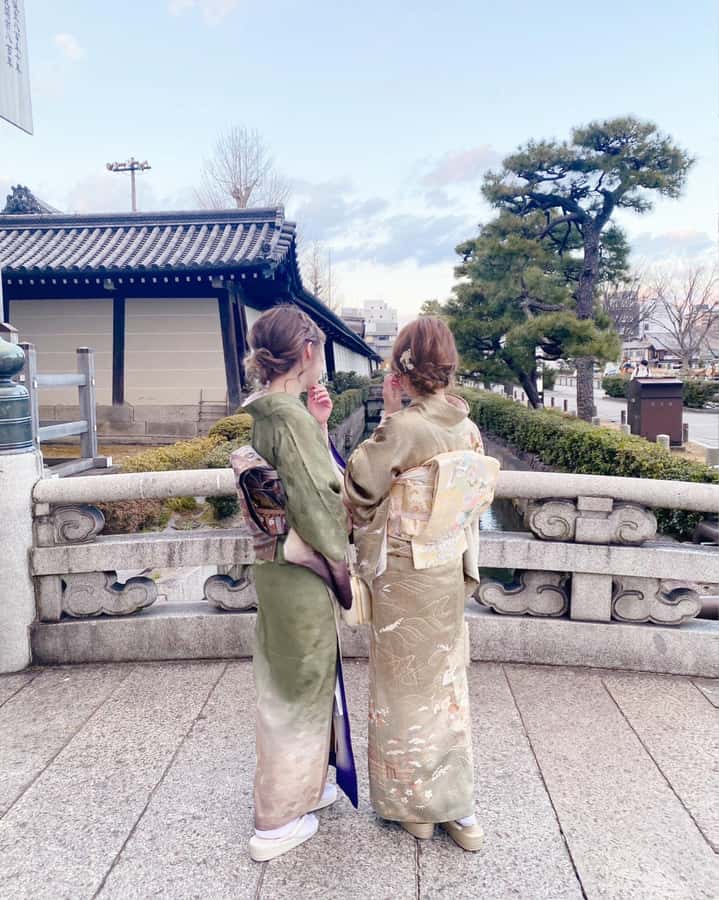 Kyoto: Kimono Rental Traditional Experience at Wargo in Gion - Choosing a kimono at WARGO