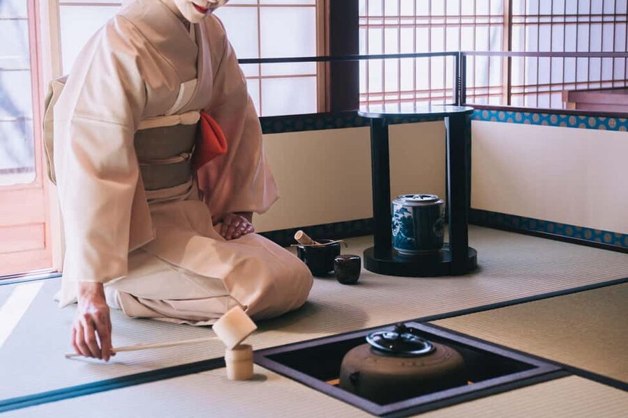 Kyoto: Kimono Tea Ceremony at Orizuruya Gion - Whisking Your Own Matcha
