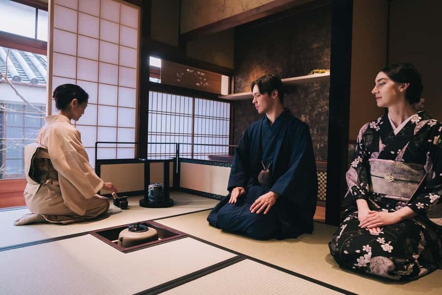 Kyoto: Kimono Tea Ceremony at Orizuruya Gion - What the Staff Do Well