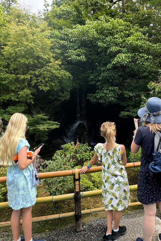 Kyoto: Kinkakuji, Golden Pavilion Guided Tour - Languages and guide quality