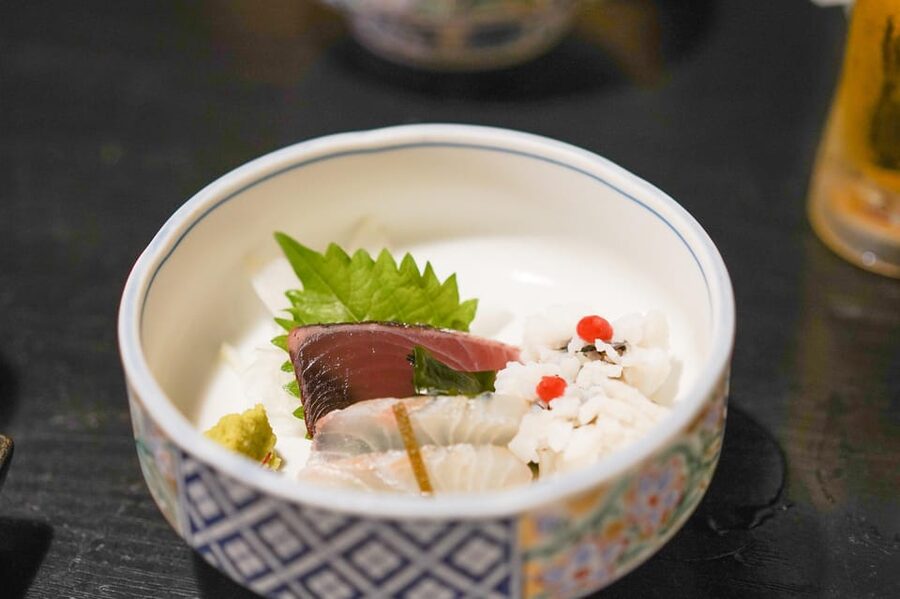 Kyoto: Maiko Dinner in Traditional Restaurant and Tour - Small details that make the night better