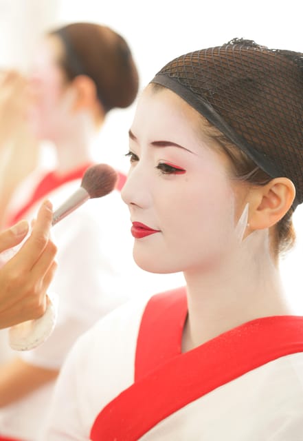 Kyoto: Maiko Makeover and Photoshoot Experience - Finding the studio near Kiyomizu-michi
