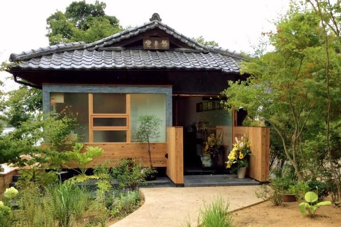 Kyoto Matcha Green Tea Tour - Walking through Uji’s old streets and river setting