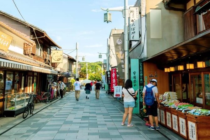 Kyoto Matcha Green Tea Tour - The guides make the small group worthwhile