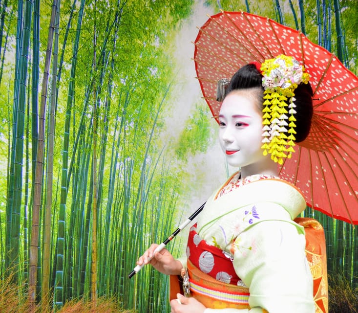 Kyoto: Meet-and-Greet, Maiko Show and Experience - Two traditional dances, carefully performed